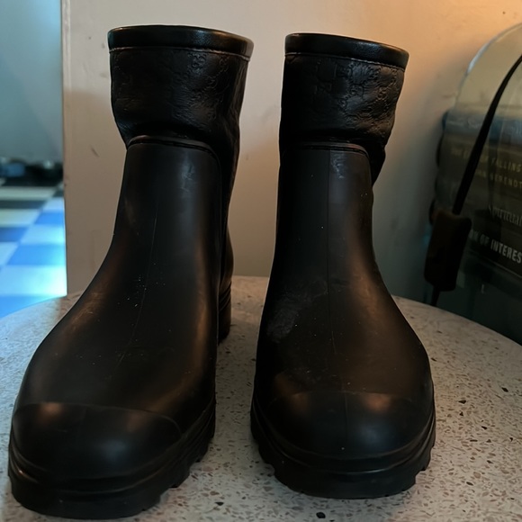 Gucci size 6 low rain boot - Picture 3 of 7